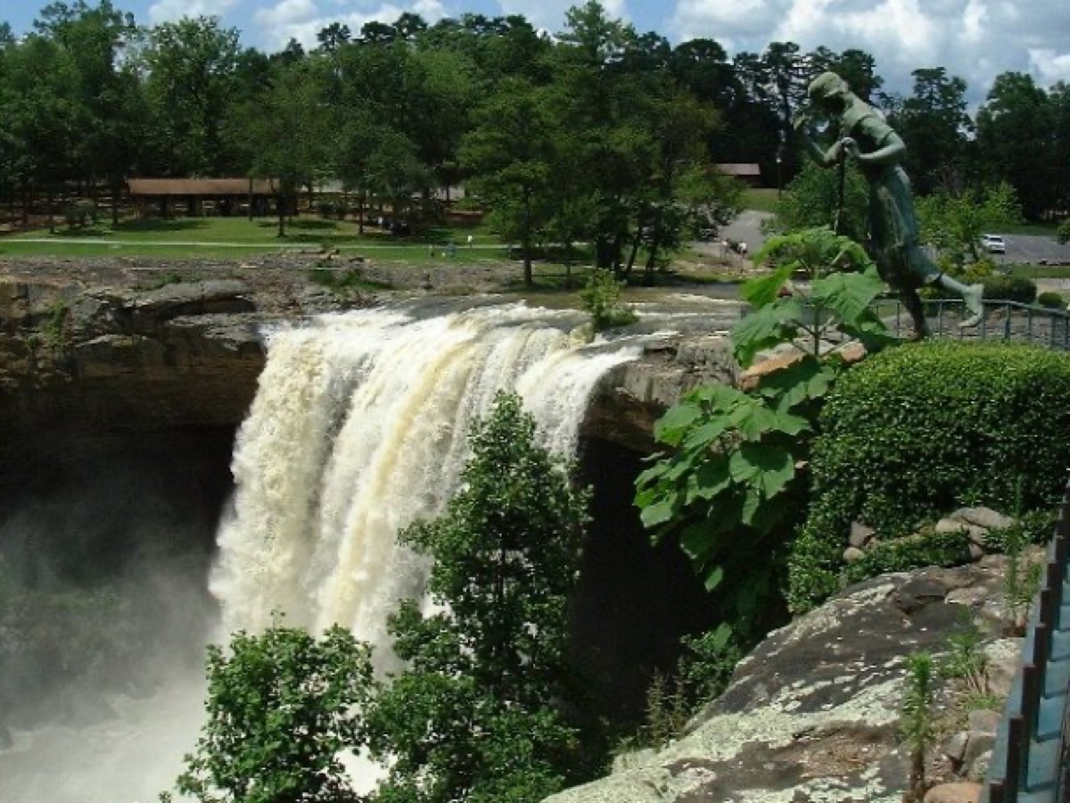 Noccalula Falls in Gadsden Alabama